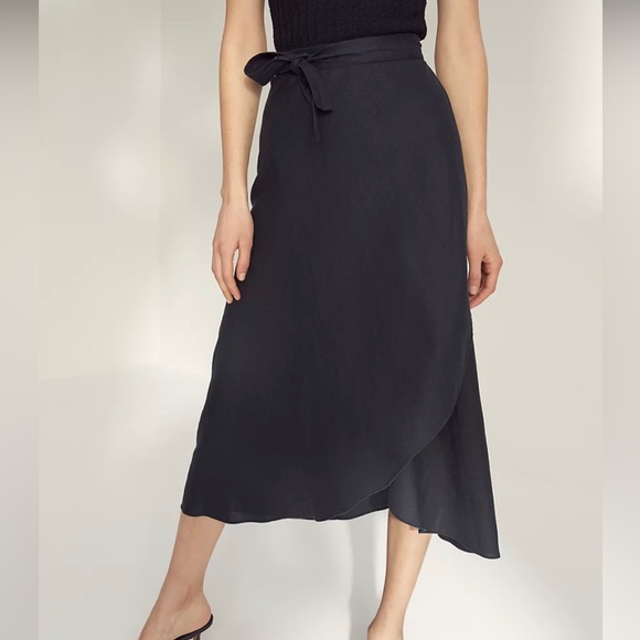 Aritzia Dresses & Skirts - Aritzia Wilfred Eleta Skirt